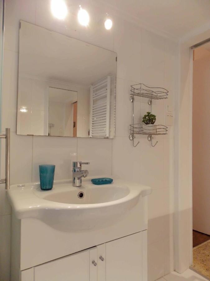 Cozy Plaka Apartment Афіни Екстер'єр фото